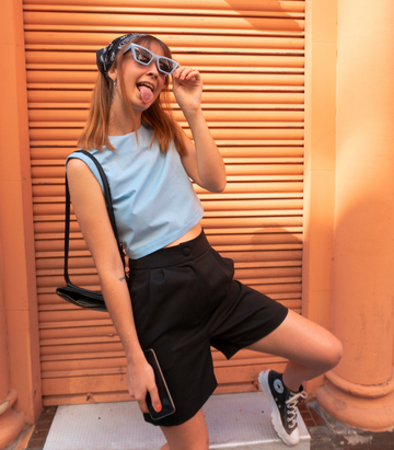 pantalon luz negro tencel corto