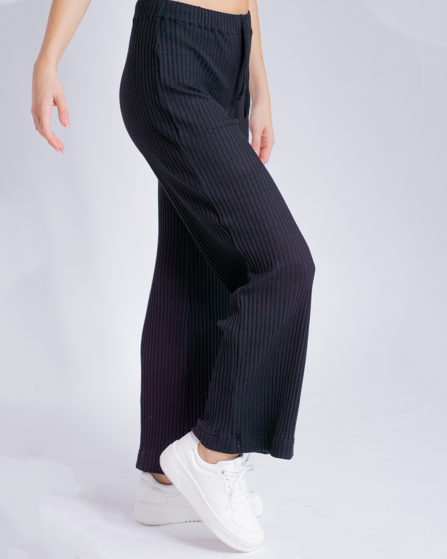 pantalón flora negro