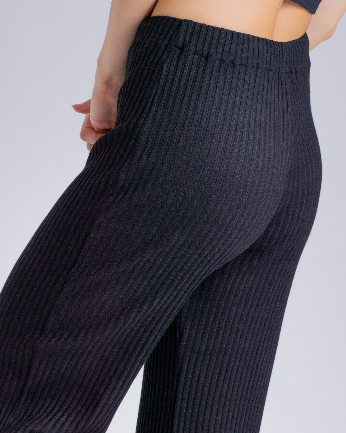 pantalón flora negro