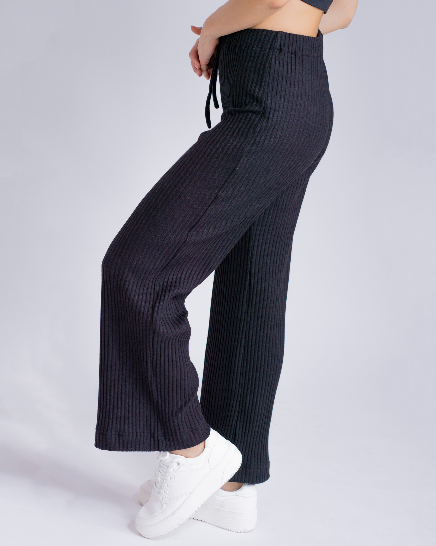 pantalón flora negro