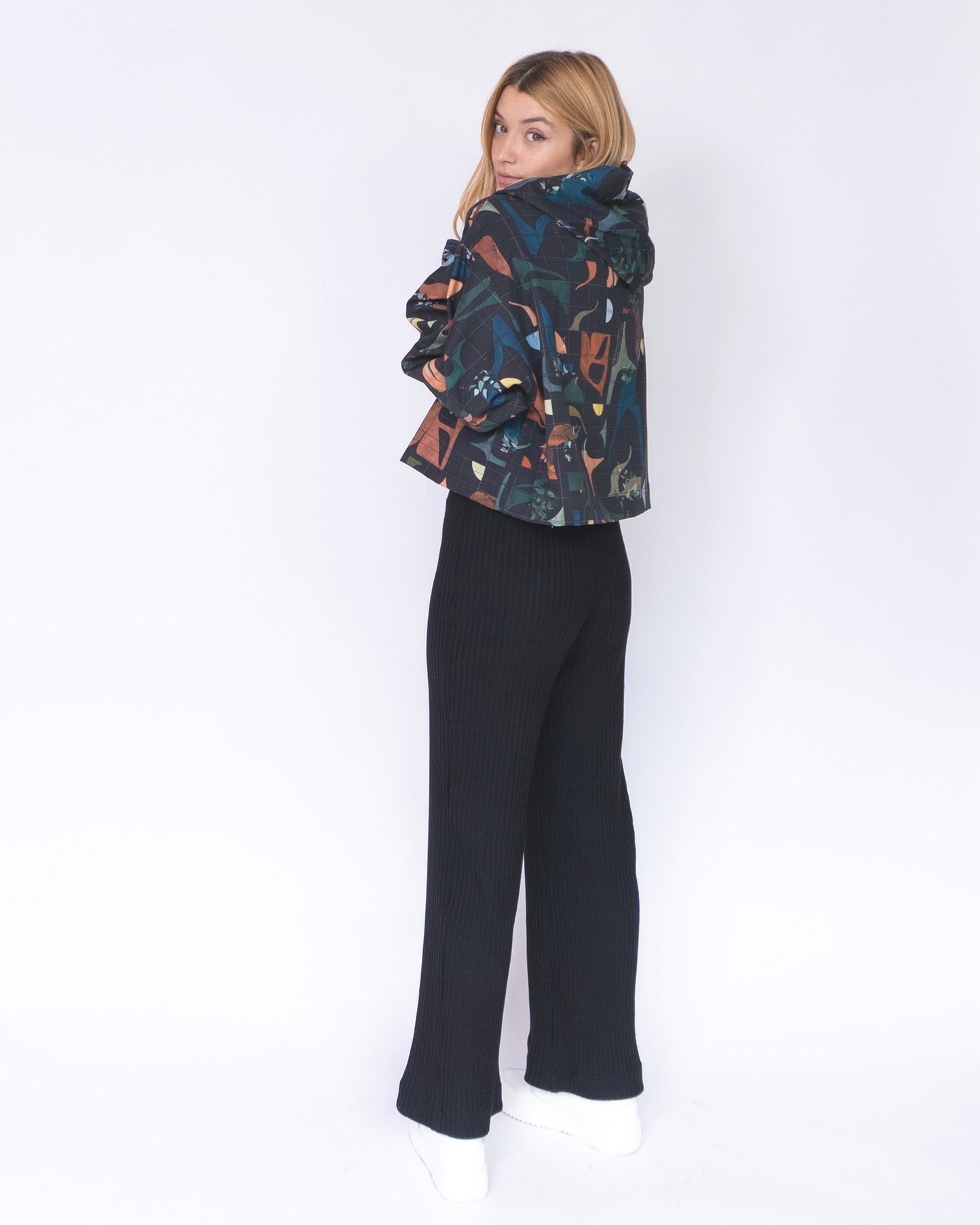 pantalón flora negro