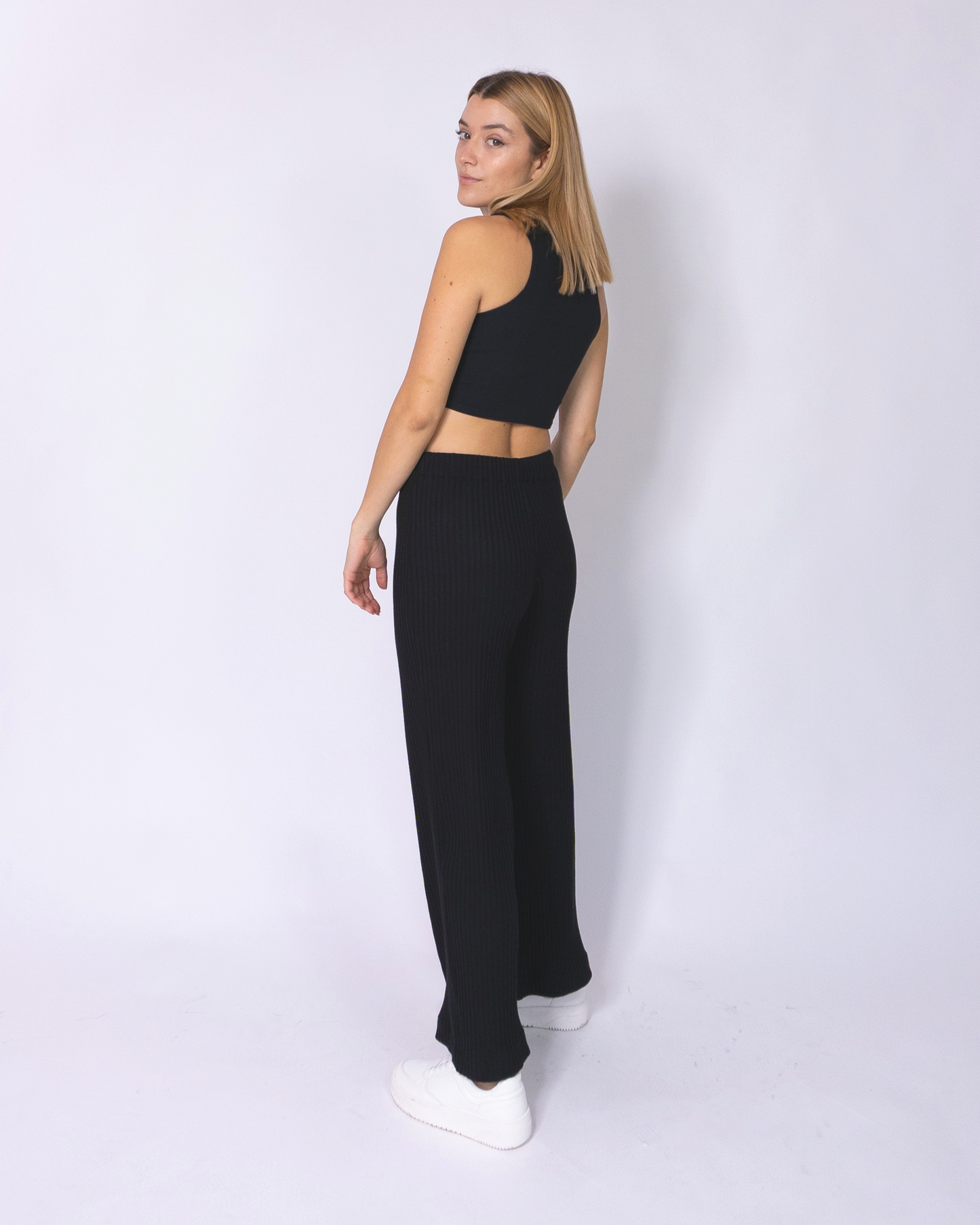 pantalón flora negro