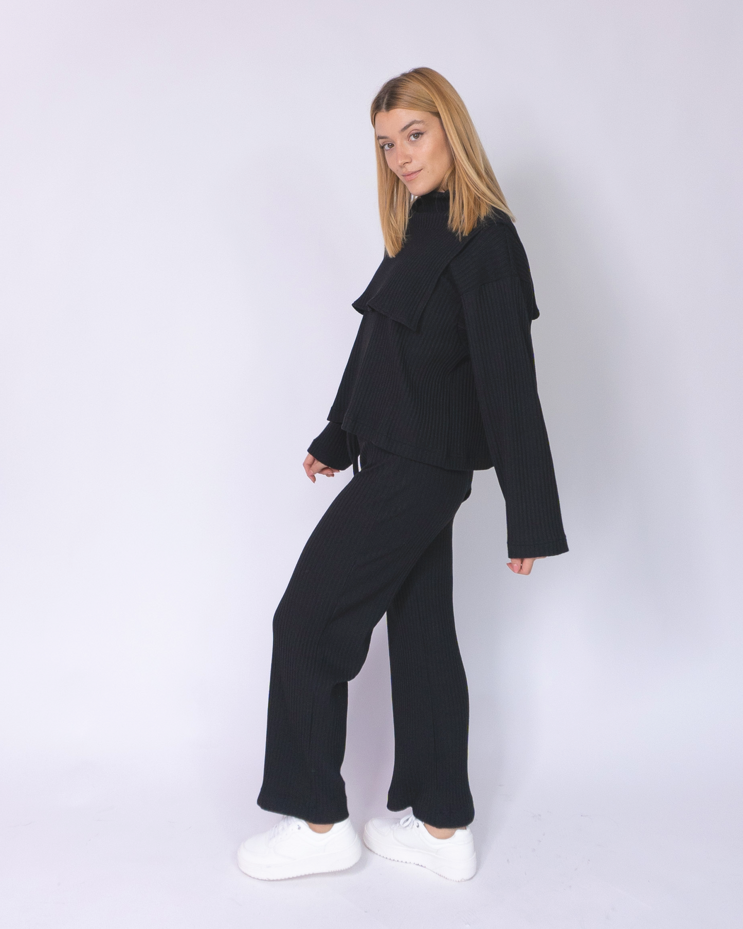 pantalón flora negro