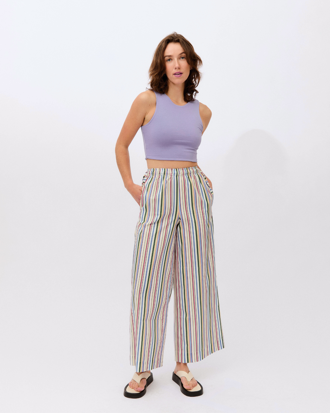 AGOTADO - top dalia malva + pantalón scout bloom