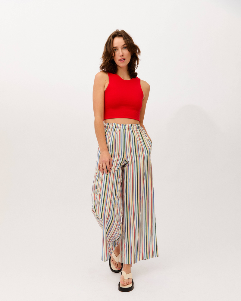 AGOTADO - top dalia cereza + pantalón scout bloom