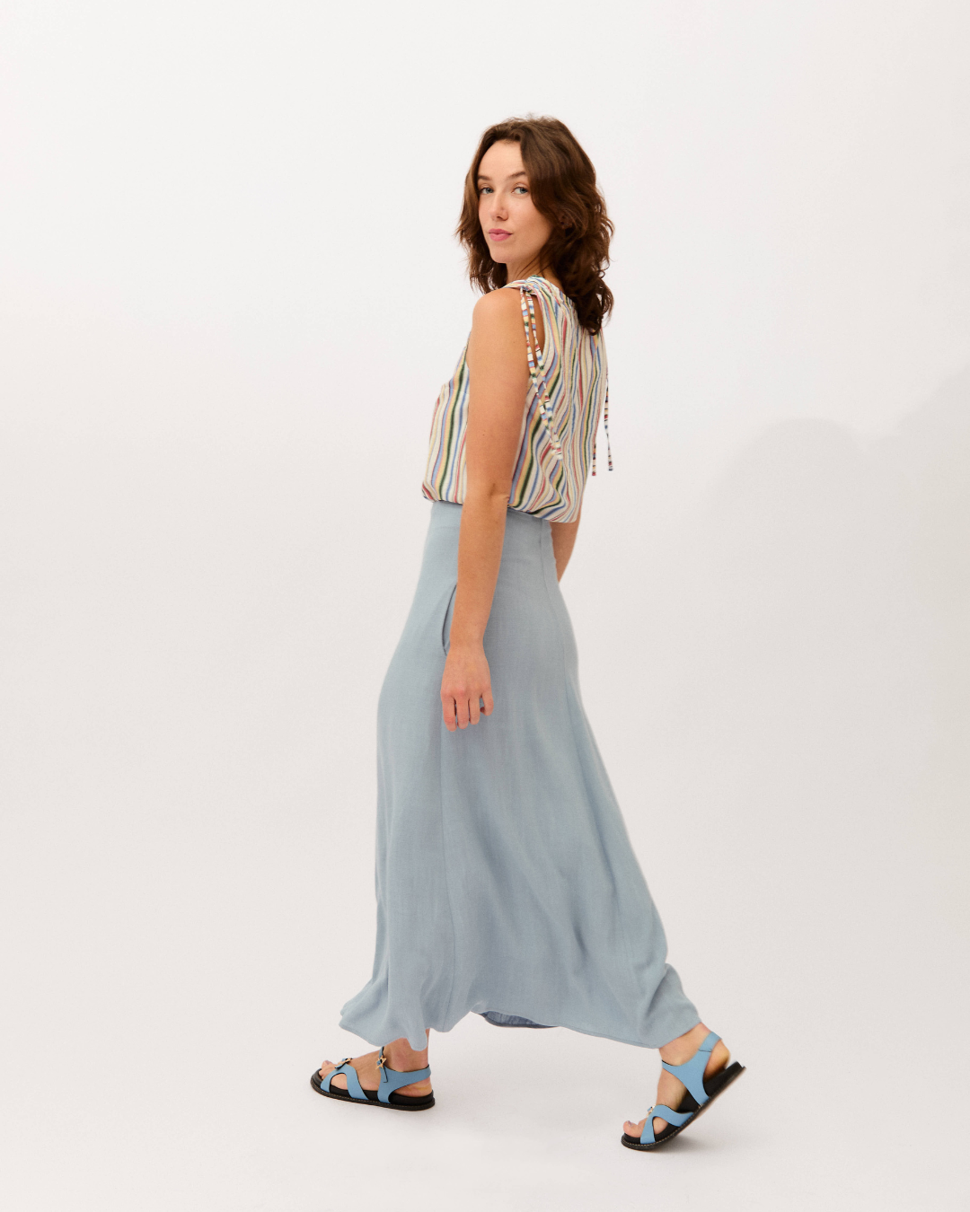 blusa olia bloom + falda brisa cielo