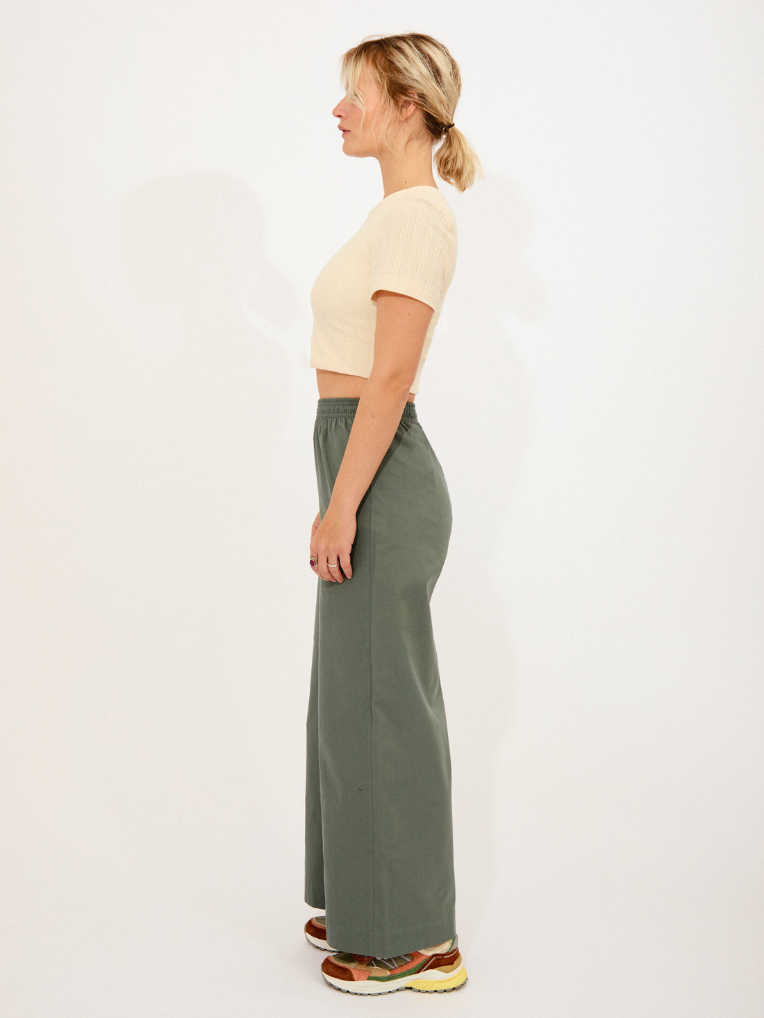 pantalón scout hoja ▢