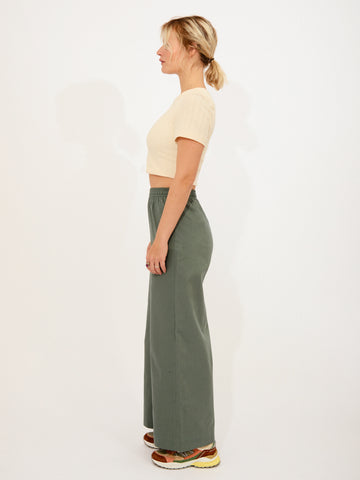 top dalia calado + pantalón scout hoja