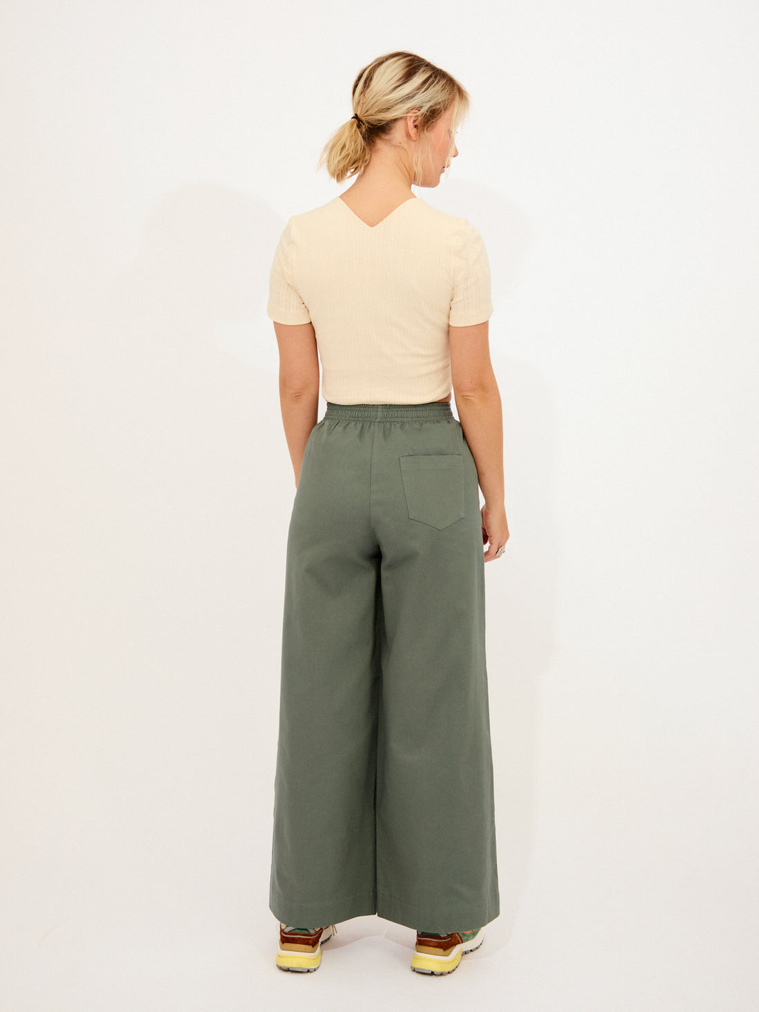 top dalia calado + pantalón scout hoja