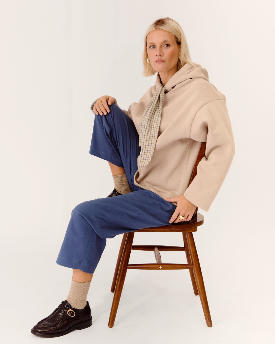 sudadera leo quiet + pantalón noa azul marino