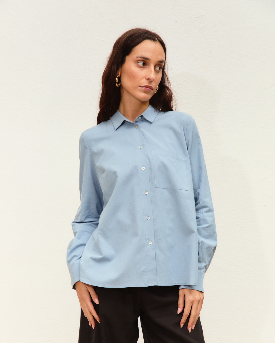 camisa nova celeste large + pantalón tahiri negro