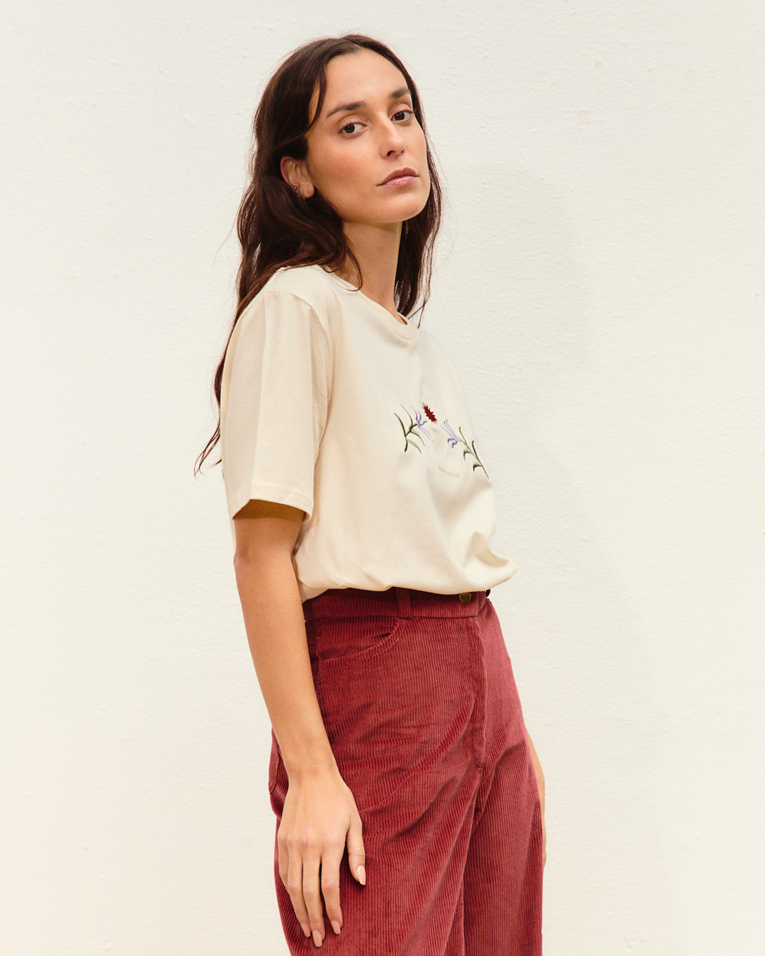 camiseta rito + pantalón noa pana marsala