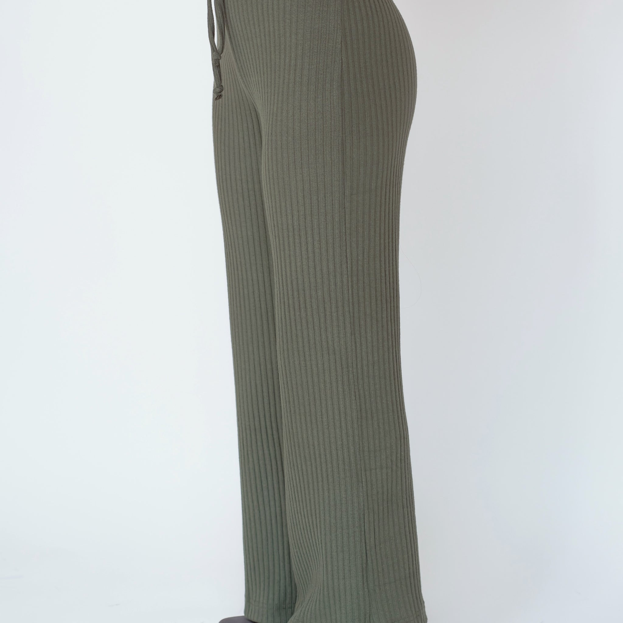 pantalón flora caqui
