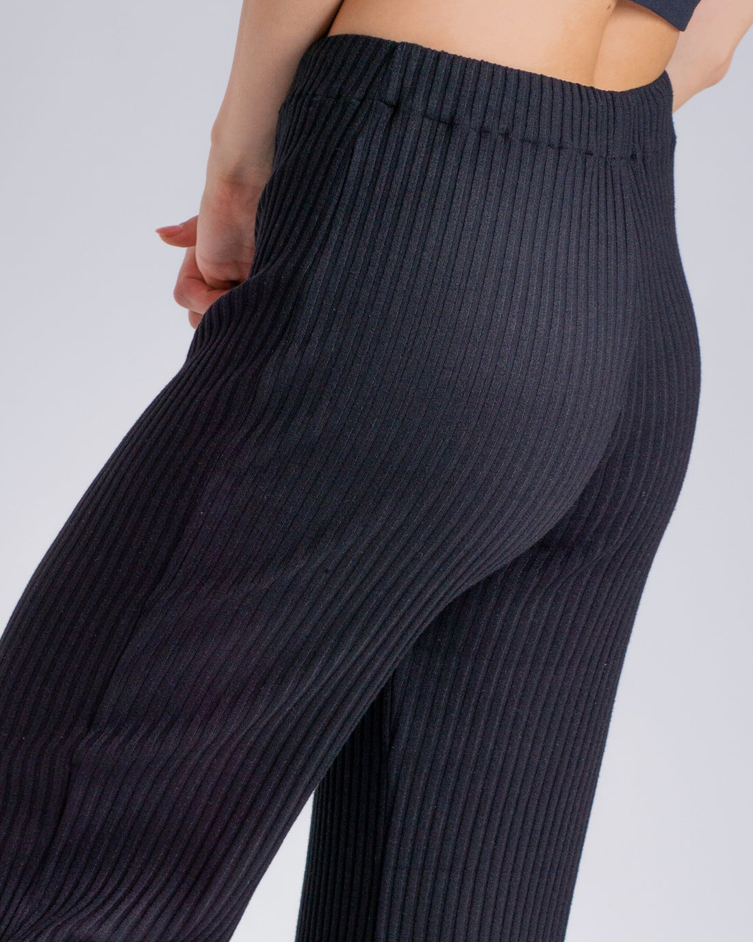 pantalón flora negro