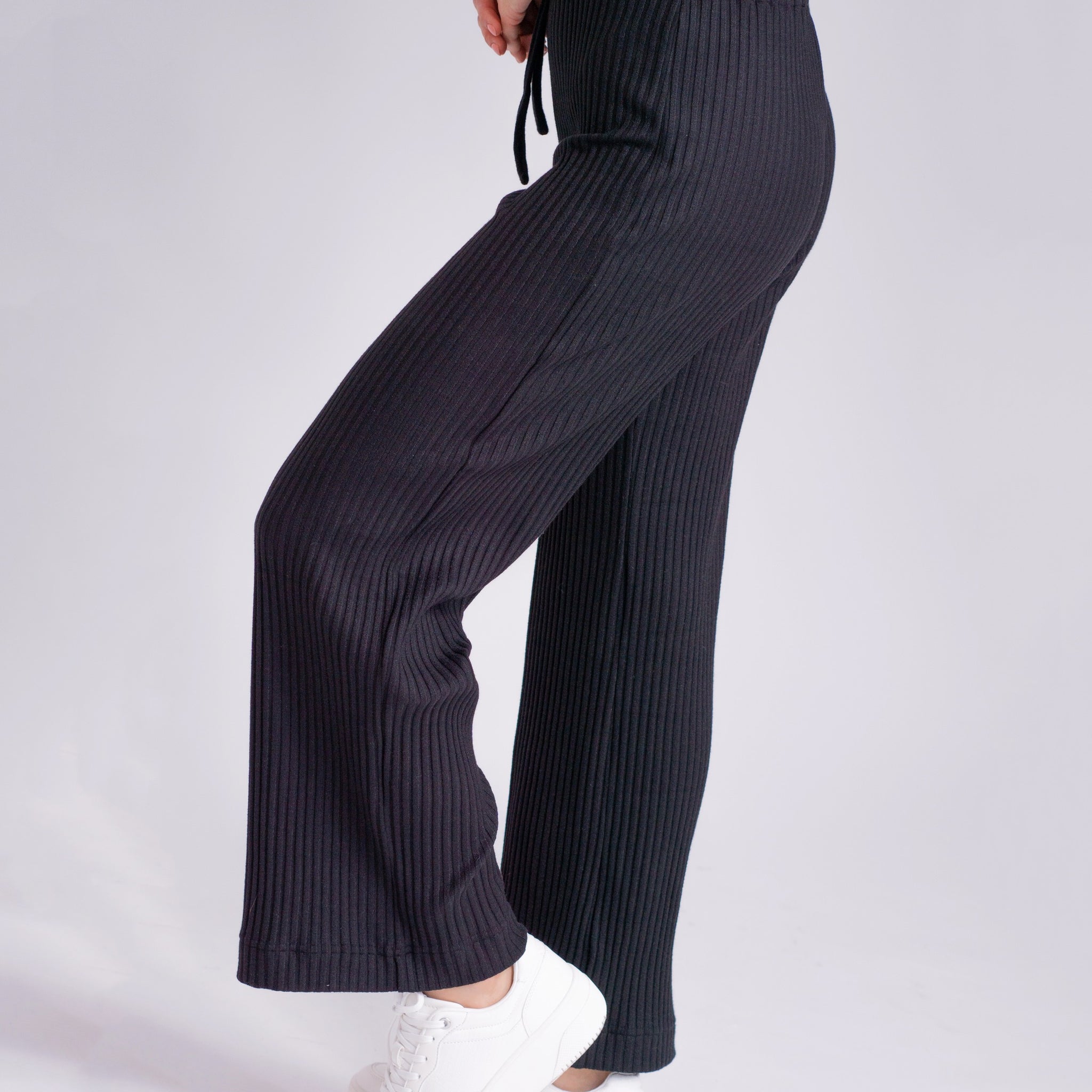pantalón flora negro