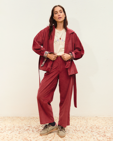 camiseta rito + chaqueta lía pana marsala