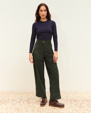 top dalia navy + pantalón noa pana verde