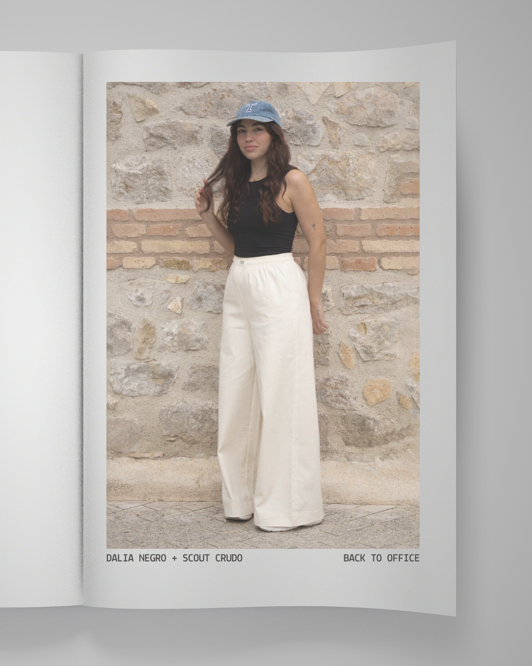 top dalia negro + pantalón scout crudo