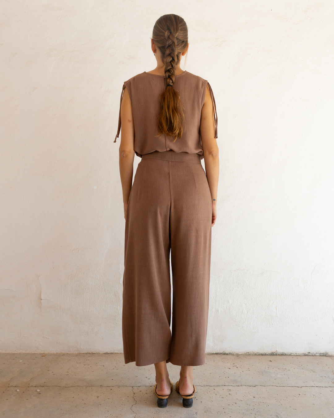 black tahiri pants